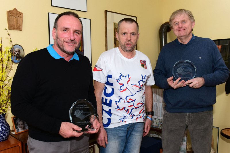 Prinos_TZ_2018_04.jpg - Cenu za přínos pro Turistické závody v roce 2018 získali pan Tomáš Novotný - předseda Asociace TOM a pan Vratislav Chvátal - předseda Klubu českých turistů.